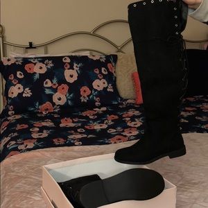 Black size 8.5 thigh-high back lace-up boots